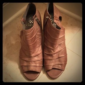 Vince Camino size 9.5 ladies bootie